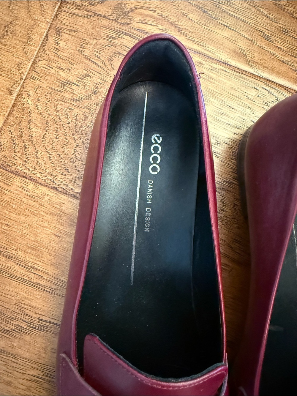 Ecco Men's Wine Leather Tassel Pointed Loafers - Picture 2 of 4